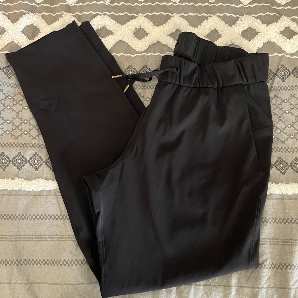 Lululemon On The Fly Black Pant Size 8
